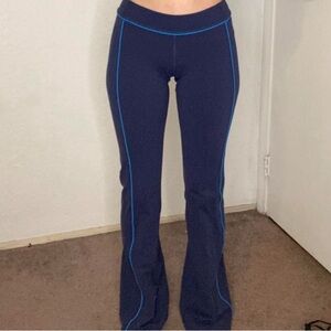 Lululemon navy flare yoga pants | size 6